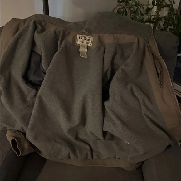 L.L. Bean Men's Tan Bomber Jacket - Picture 4 of 4